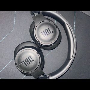 JBL Wireless Headphones